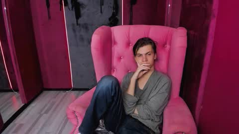 Snapshot of otto_williams chatting on 10.07.25 Otto online show from 10.07.25