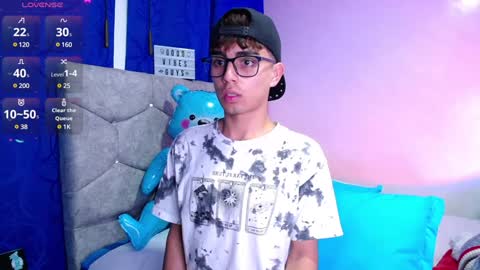 Snapshot of owenblue__ chatting on 12.31.24 Owen Independent model online show from 12.31.24