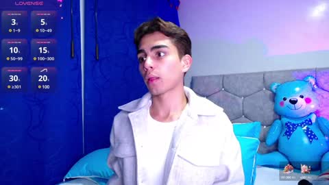 Snapshot of owenblue__ chatting on 02.02.25 Owen Independent model online show from 02.02.25