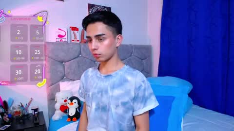 Owen  Independent model  online show from 11.11.25