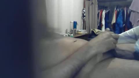 Snapshot of ozchaad chatting on 10.01.25 ozchaad online show from 10.01.25