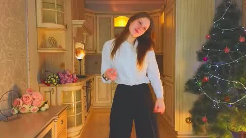 Snapshot of ozellaelazegui chatting on 12.20.25 Call me Gabriela online show from 12.20.25