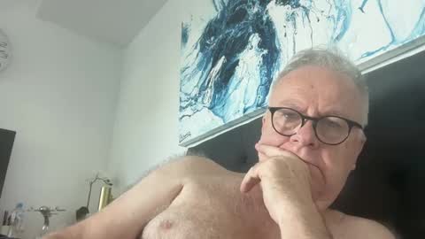 ozhairybearxxxx online show from 01.05.25