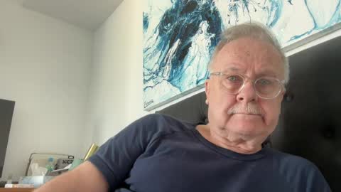 Snapshot of ozhairybearxxxx chatting on 06.22.26 ozhairybearxxxx online show from 06.22.26