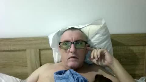 Snapshot of ozzie_male77 chatting on 09.19.25 Brian online show from 09.19.25