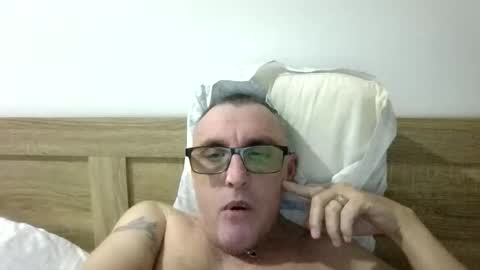 Snapshot of ozzie_male77 chatting on 09.20.25 Brian online show from 09.20.25