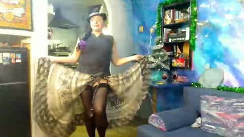 Snapshot of ozzy_helen chatting on 12.24.24 Ozzy Helen online show from 12.24.24