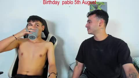 Snapshot of p_jhon chatting on 07.16.26 P online show from 07.16.26