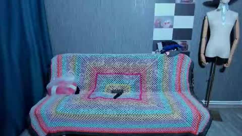 Ella online show from 11.05.25