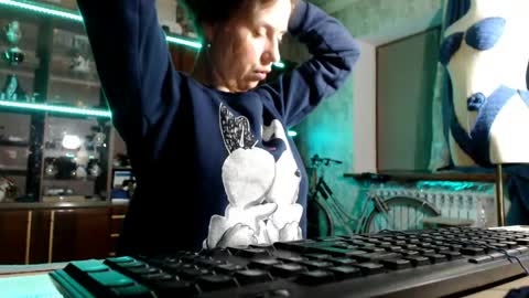 Snapshot of pa1e_pr1ncess chatting on 04.19.26 Ella online show from 04.19.26