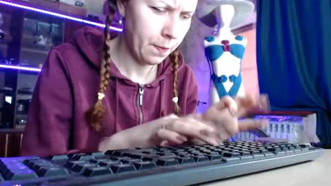 Snapshot of pa1e_pr1ncess chatting on 04.26.26 Ella online show from 04.26.26