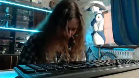 Snapshot of pa1e_pr1ncess chatting on 04.30.26 Ella online show from 04.30.26