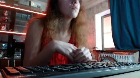 Snapshot of pa1e_pr1ncess chatting on 05.16.26 Ella online show from 05.16.26