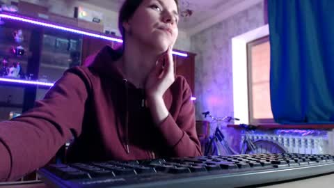 Snapshot of pa1e_pr1ncess chatting on 05.21.26 Ella online show from 05.21.26
