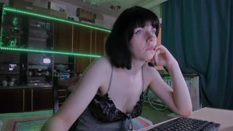 Snapshot of pa1e_pr1ncess chatting on 06.18.26 Ella online show from 06.18.26