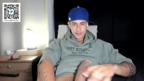 Snapshot of pablo_boston chatting on 11.21.25 Javi online show from 11.21.25