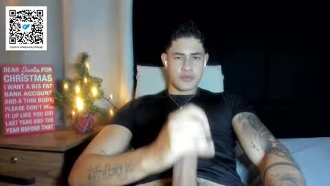 Snapshot of pablo_boston chatting on 12.23.25 Javi online show from 12.23.25