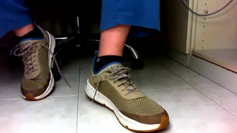 Snapshot of pablomenesssl chatting on 12.23.24 Pablo Meness online show from 12.23.24