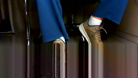 Snapshot of pablomenesssl chatting on 12.25.24 Pablo Meness online show from 12.25.24