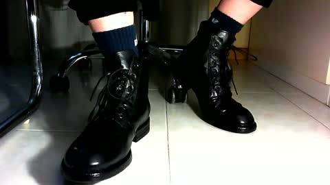 Snapshot of pablomenesssl chatting on 01.04.25 Pablo Meness online show from 01.04.25