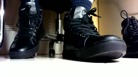 Snapshot of pablomenesssl chatting on 01.04.25 Pablo Meness online show from 01.04.25