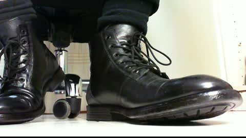 Snapshot of pablomenesssl chatting on 01.10.25 Pablo Meness online show from 01.10.25