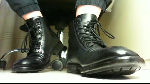 Snapshot of pablomenesssl chatting on 01.11.25 Pablo Meness online show from 01.11.25