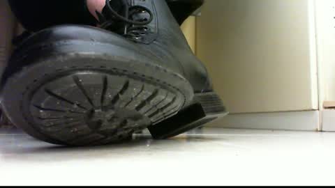 Snapshot of pablomenesssl chatting on 01.12.25 Pablo Meness online show from 01.12.25