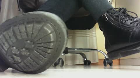 Snapshot of pablomenesssl chatting on 01.25.25 Pablo Meness online show from 01.25.25