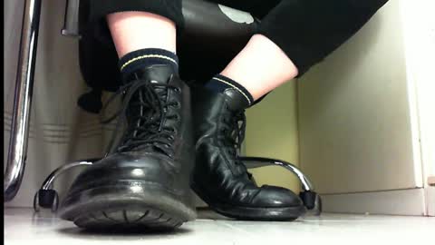 Snapshot of pablomenesssl chatting on 03.06.25 Pablo Meness online show from 03.06.25