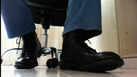 Snapshot of pablomenesssl chatting on 03.09.25 Pablo Meness online show from 03.09.25