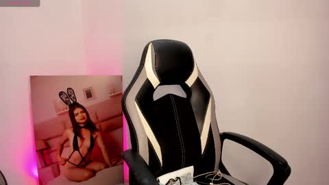 Snapshot of paigejayden chatting on 05.07.26 Paige online show from 05.07.26