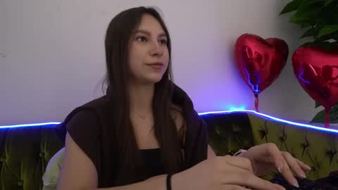 Snapshot of paigeprado chatting on 02.18.25 Paige online show from 02.18.25