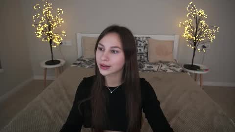 Snapshot of paigeprado chatting on 10.10.25 Paige online show from 10.10.25