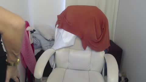 Snapshot of paiper_halliwey_ chatting on 12.03.24 paiper online show from 12.03.24