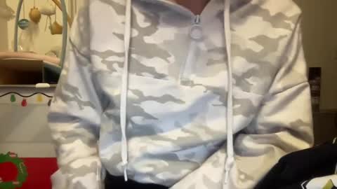 paisleysnowxo online show from 03.04.25