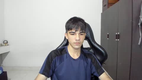 Snapshot of pakun_ chatting on 12.01.24 pakun_ online show from 12.01.24