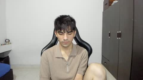 Snapshot of pakun_ chatting on 12.19.24 pakun_ online show from 12.19.24