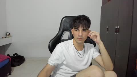 Snapshot of pakun_ chatting on 12.20.24 pakun_ online show from 12.20.24