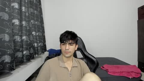 Snapshot of pakun_ chatting on 01.26.25 pakun_ online show from 01.26.25