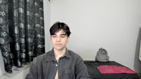 Snapshot of pakun_ chatting on 10.04.25 pakun_ online show from 10.04.25