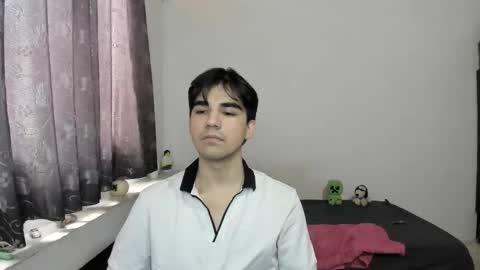 Snapshot of pakun_ chatting on 10.08.25 pakun_ online show from 10.08.25