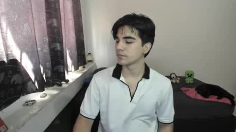Snapshot of pakun_ chatting on 10.13.25 pakun_ online show from 10.13.25