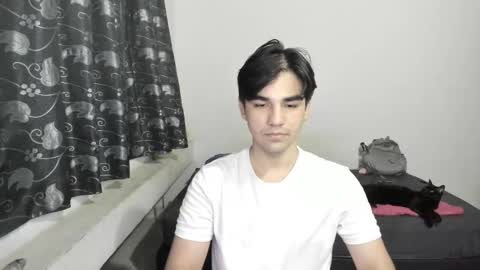 Snapshot of pakun_ chatting on 10.16.25 pakun_ online show from 10.16.25