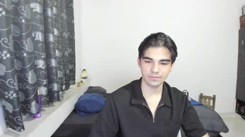 Snapshot of pakun_ chatting on 10.25.25 pakun_ online show from 10.25.25