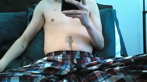 Snapshot of pale_atom chatting on 01.02.25 Atom online show from 01.02.25