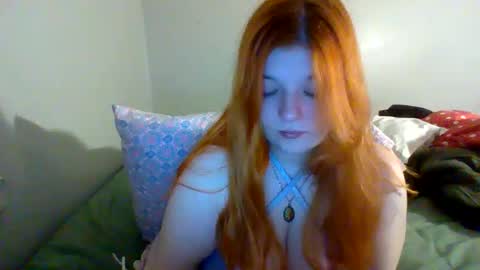 Snapshot of palewhore18 chatting on 09.12.25 Pale Whore online show from 09.12.25