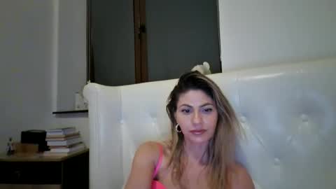 Snapshot of pamela051087 chatting on 04.18.26 Pamela051087 online show from 04.18.26