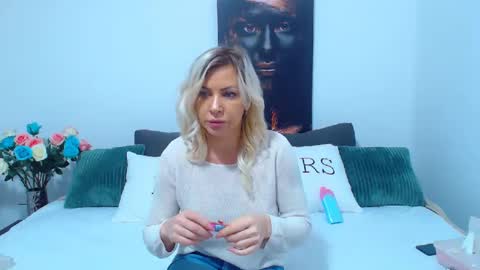 PAMEL ISSY online show from 01.06.25