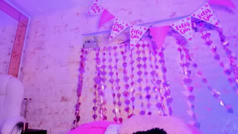 Pamela West online show from 02.11.26